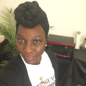 Meet your Posher, Lorette